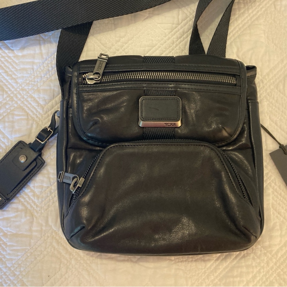 Tumi Alpha Bravo Barton Crossbody Dark Brown Leather Messenger Bag New with Tags - Picture 2 of 13